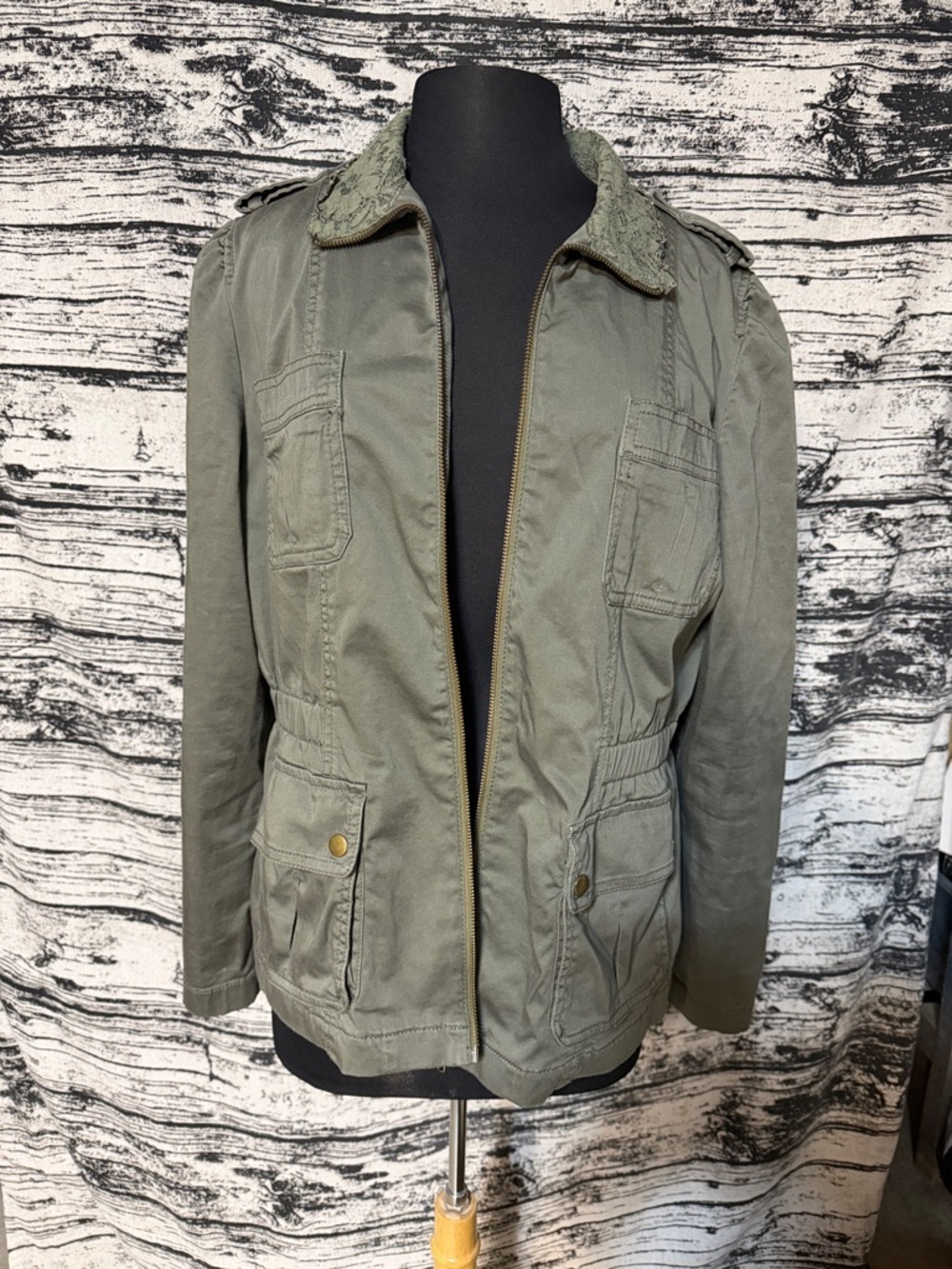 Women’s Loft Olive Green Jacket with lace collarCasual
